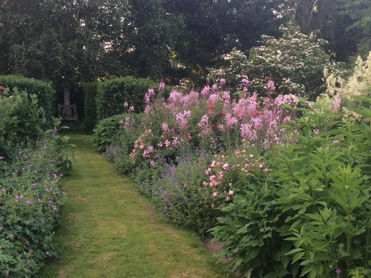 Bed and Breakfast Bed And Garden Alde Coninckshof Weurt Экстерьер фото